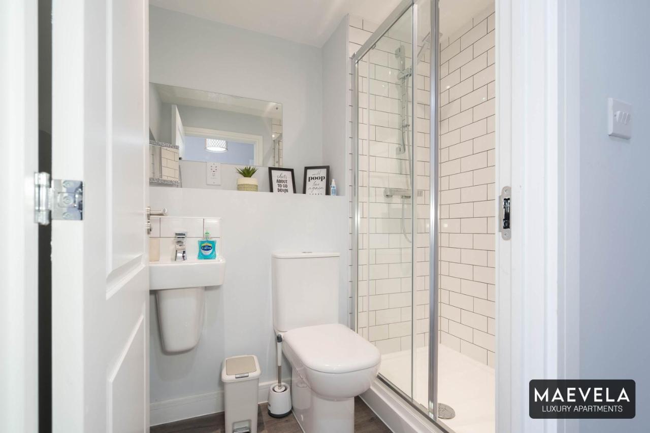 Maevela Apartments - Luxury Top Floor Penthouse - With Parking - 2 Bedroom New Build Apartment ✪ City Centre, Digbeth ✓ With Huge Patio Sliding Doors - City View - Rooftop Terrace - Ps4 & Smart Tv'S Birmingham Luaran gambar